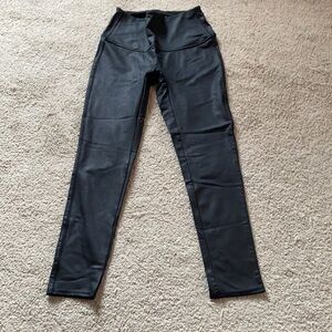 DG2 Diane Gilman leggings/athletic pants